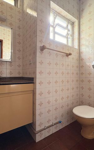 Casa para alugar com 168m², 3 quartos e 2 vagas Casa para alugar com 168m², 3 quartos e 2 vagasBanheiro Social