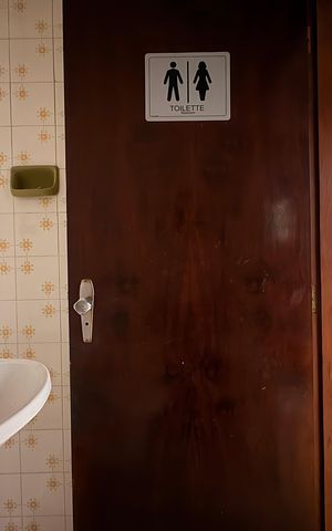 Casa para alugar com 168m², 3 quartos e 2 vagas Casa para alugar com 168m², 3 quartos e 2 vagasBanheiro de serviço