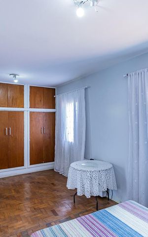 Casa para alugar com 180m², 3 quartos e 3 vagas Casa para alugar com 180m², 3 quartos e 3 vagasQuarto 2