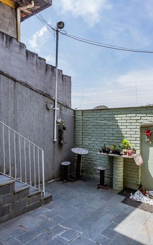 Casa para alugar com 180m², 3 quartos e 3 vagas Casa para alugar com 180m², 3 quartos e 3 vagasCasa 2