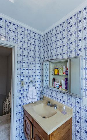 Casa para alugar com 180m², 3 quartos e 3 vagas Casa para alugar com 180m², 3 quartos e 3 vagasBanheiro