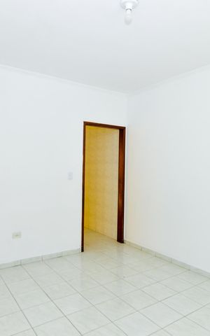 Casa para alugar com 92m², 2 quartos e 2 vagasSala