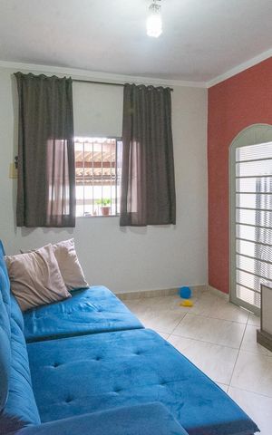 Casa à venda com 150m², 3 quartos e 2 vagas Casa à venda com 150m², 3 quartos e 2 vagasSala