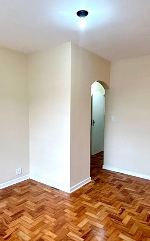 Casa para alugar com 100m², 2 quartos e 2 vagasSala