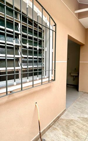 Casa para alugar com 100m², 2 quartos e 2 vagasQuintal