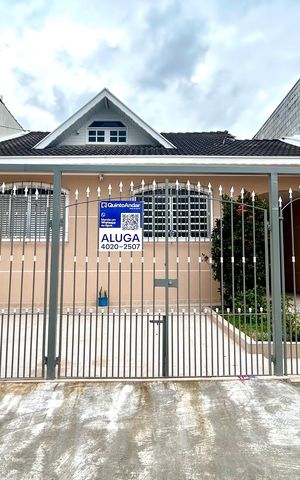 Casa para alugar com 100m², 2 quartos e 2 vagasPlaca instalada na fachada do imóvel 