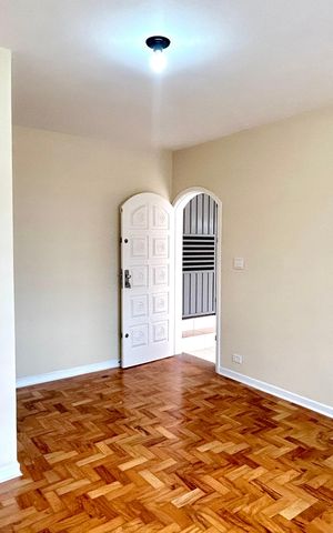 Casa para alugar com 100m², 2 quartos e 2 vagasSala