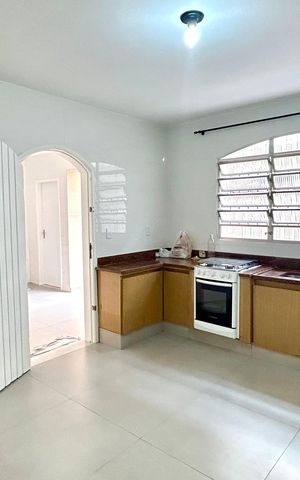 Casa para alugar com 100m², 2 quartos e 2 vagasCozinha