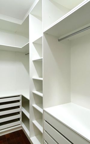 Apartamento à venda com 86m², 2 quartos e 1 vaga Apartamento à venda com 86m², 2 quartos e 1 vagaCloset da suíte