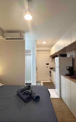 Studio à venda com 25m², 1 quarto e sem vaga Studio à venda com 25m², 1 quarto e sem vagaSala/Quarto
