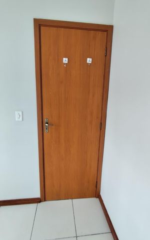 Casa à venda com 40m², 2 quartos e 1 vaga Casa à venda com 40m², 2 quartos e 1 vagaCorredor