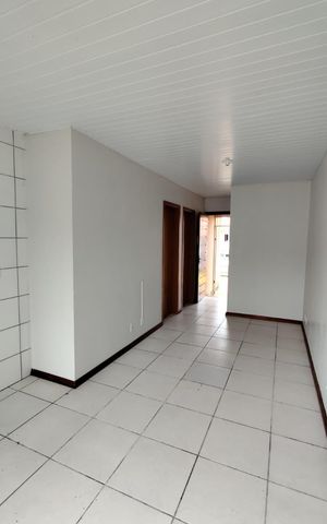 Casa à venda com 40m², 2 quartos e 1 vaga Casa à venda com 40m², 2 quartos e 1 vagaSala