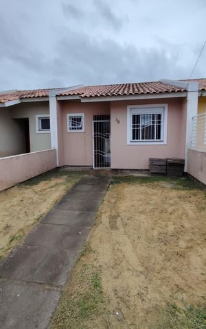 Casa à venda com 40m², 2 quartos e 1 vaga Casa à venda com 40m², 2 quartos e 1 vagaÁrea externa