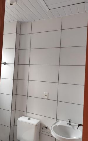 Casa à venda com 40m², 2 quartos e 1 vaga Casa à venda com 40m², 2 quartos e 1 vagaBanheiro