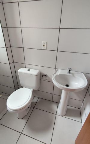 Casa à venda com 40m², 2 quartos e 1 vaga Casa à venda com 40m², 2 quartos e 1 vagaBanheiro