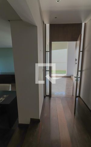 Casa para alugar com 420m², 4 quartos e 5 vagas