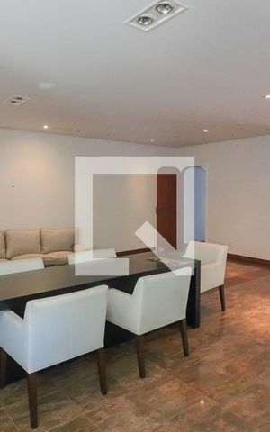Casa para alugar com 420m², 4 quartos e 5 vagas