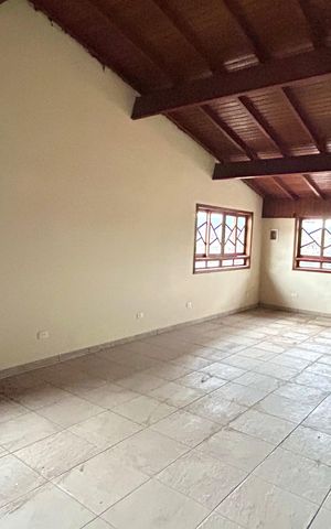 Casa à venda com 254m², 3 quartos e 2 vagasSalão 