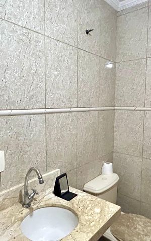 Casa à venda com 254m², 3 quartos e 2 vagasBanheiro 1