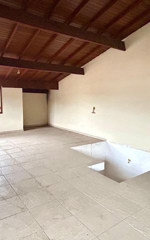 Casa à venda com 254m², 3 quartos e 2 vagasSalão 