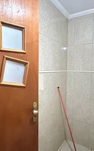 Casa à venda com 254m², 3 quartos e 2 vagasBanheiro 1