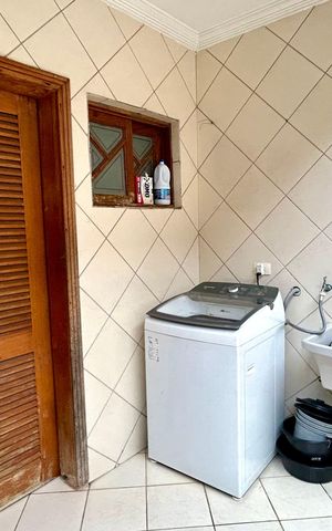 Casa à venda com 254m², 3 quartos e 2 vagasÁrea de Serviço