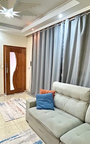 Casa à venda com 254m², 3 quartos e 2 vagasSala