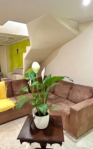 Casa à venda com 254m², 3 quartos e 2 vagasSala