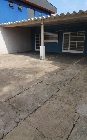 Casa para alugar com 136m², 2 quartos e 5 vagasGaragem