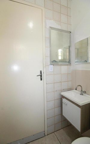 Casa para alugar com 136m², 2 quartos e 5 vagasBanheiro