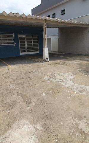 Casa para alugar com 136m², 2 quartos e 5 vagasGaragem