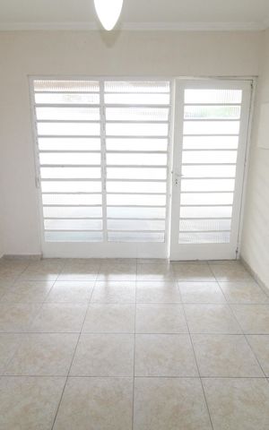 Casa para alugar com 136m², 2 quartos e 5 vagasSala