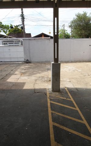 Casa para alugar com 136m², 2 quartos e 5 vagasQuintal