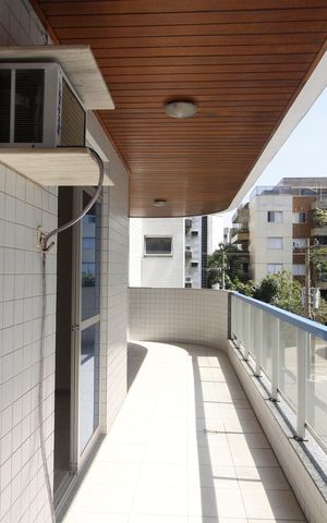 Apartamento para alugar com 153m², 3 quartos e 2 vagasVaranda