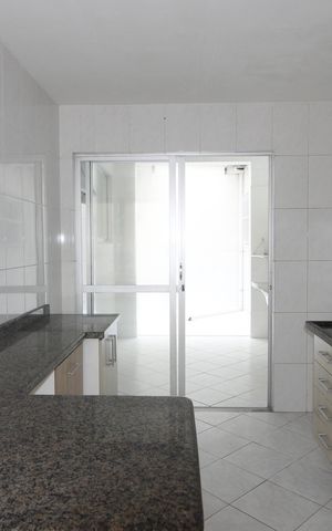 Apartamento para alugar com 153m², 3 quartos e 2 vagasCozinha