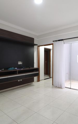 Casa para alugar com 184m², 3 quartos e 2 vagasSala