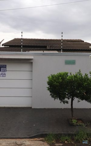 Casa para alugar com 184m², 3 quartos e 2 vagasFachada