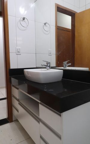 Casa para alugar com 184m², 3 quartos e 2 vagasBanheiro Social