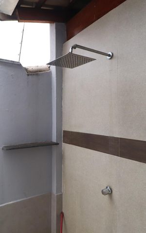 Casa para alugar com 184m², 3 quartos e 2 vagasDucha