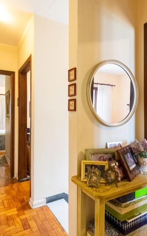 Casa à venda com 174m², 3 quartos e 2 vagas Casa à venda com 174m², 3 quartos e 2 vagasCorredor