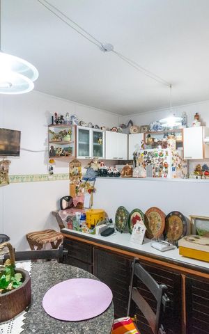 Casa à venda com 174m², 3 quartos e 2 vagas Casa à venda com 174m², 3 quartos e 2 vagasCozinha