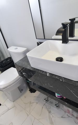 Casa à venda com 315m², 4 quartos e 6 vagasBanheiro da Suíte
