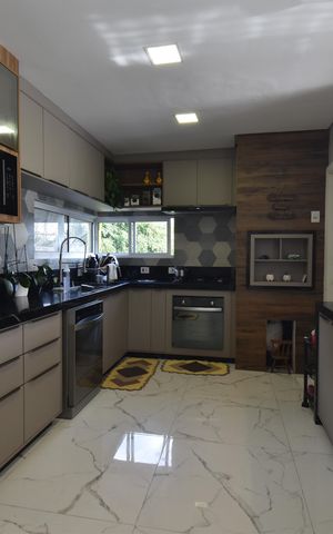 Casa à venda com 315m², 4 quartos e 6 vagasCozinha