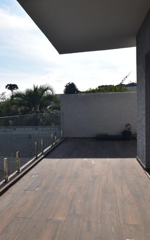 Casa à venda com 315m², 4 quartos e 6 vagasVaranda 