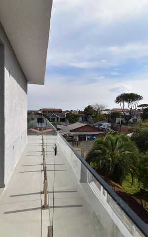 Casa à venda com 315m², 4 quartos e 6 vagasVaranda quarto 