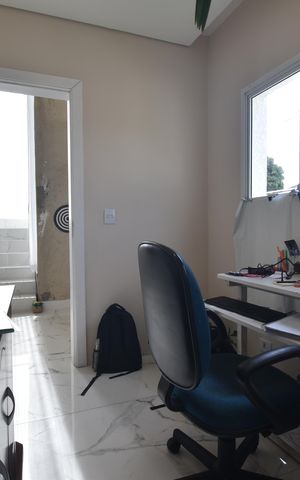 Casa à venda com 315m², 4 quartos e 6 vagasEscritório