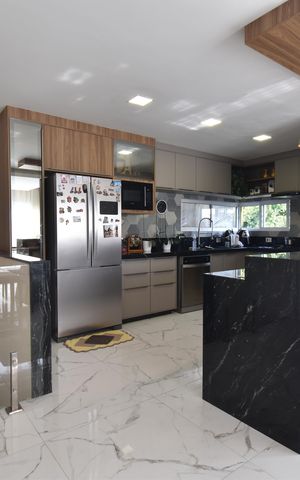 Casa à venda com 315m², 4 quartos e 6 vagasCozinha
