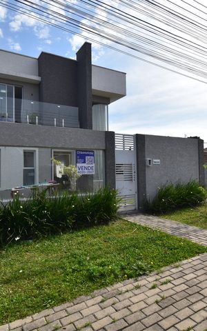 Casa à venda com 315m², 4 quartos e 6 vagasFachada
