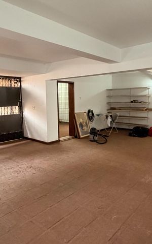 Casa para alugar com 323m², 5 quartos e 4 vagas Casa para alugar com 323m², 5 quartos e 4 vagasGaragem
