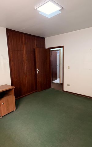 Casa para alugar com 323m², 5 quartos e 4 vagas Casa para alugar com 323m², 5 quartos e 4 vagasQuarto 1